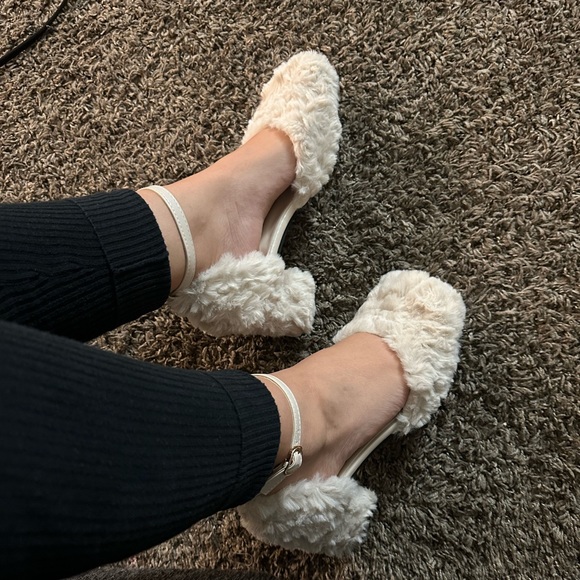 Fur heels - Picture 4 of 5